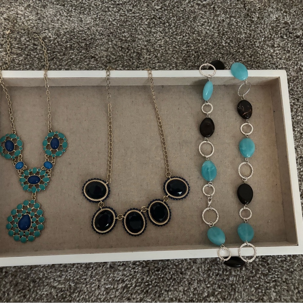 Elegant Blue and Black Necklace Set